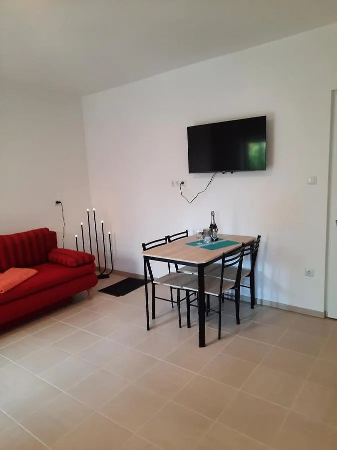 Appartements Lena. プレマントゥーラ 0*,