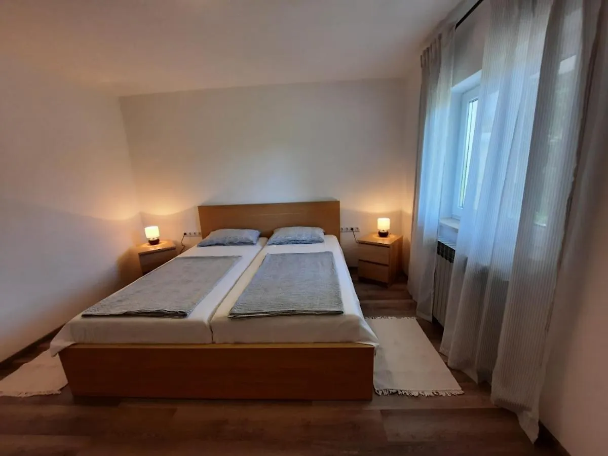 Appartements Lena. プレマントゥーラ クロアチア